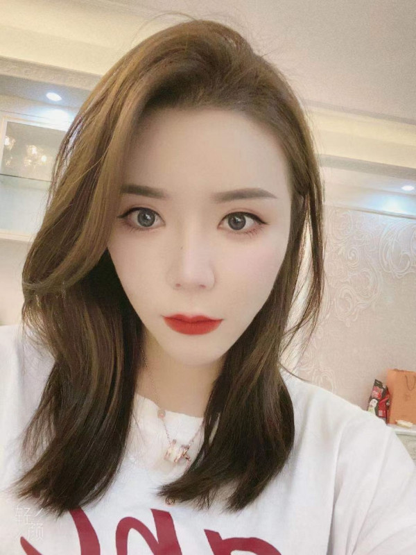 深圳湖贝站小妹妹